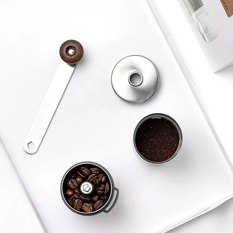 Portable Mini Manual Coffee Grinder Stainless Steel Washable Ceramic Core Coffee Beans Machine Home Grinders Coffee Accessories