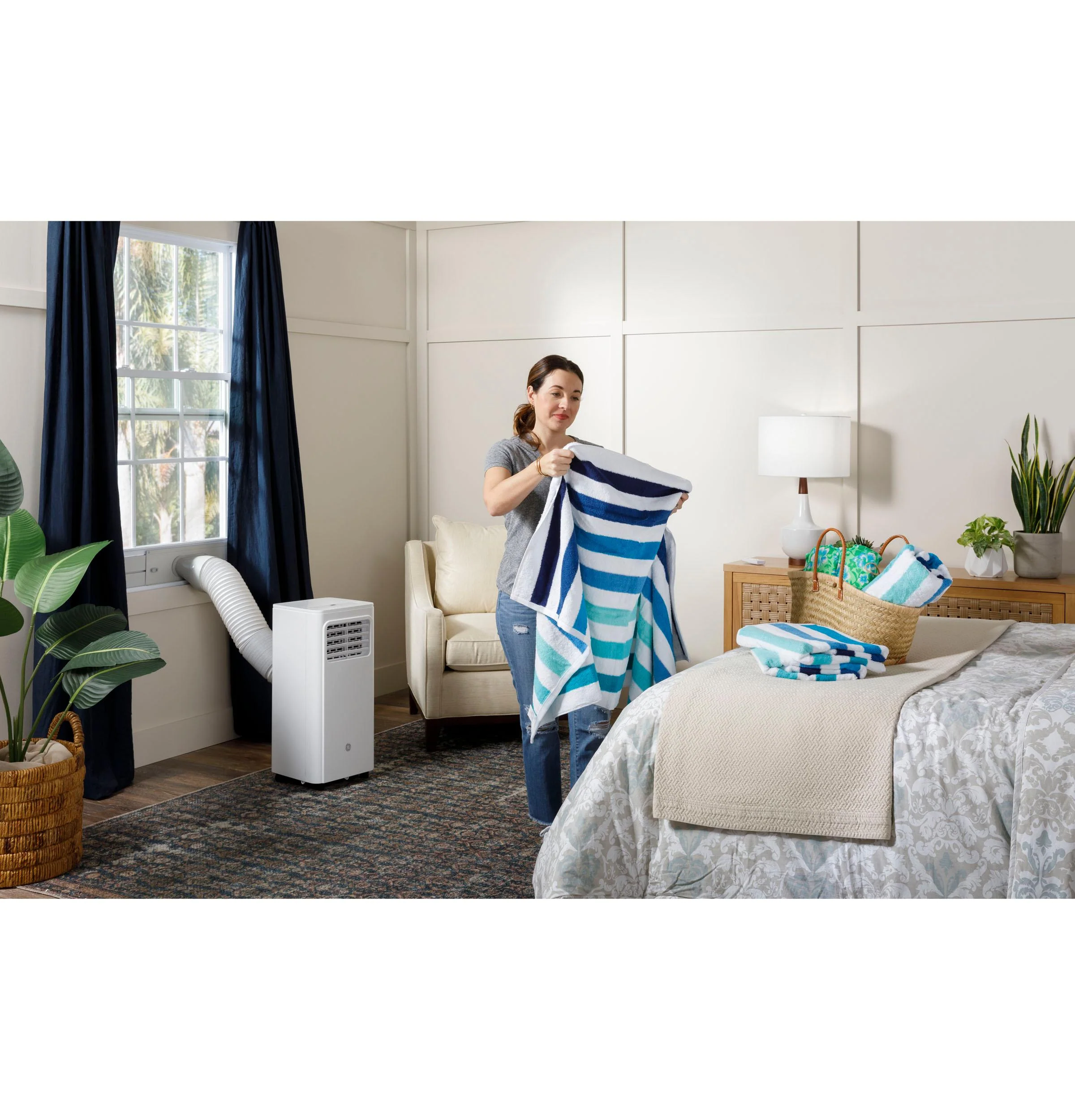 2026 Ge Appliances APFD05JASW Ge® 5,100 Btu Portable Air Conditioner With Dehumidifier And Remote, White