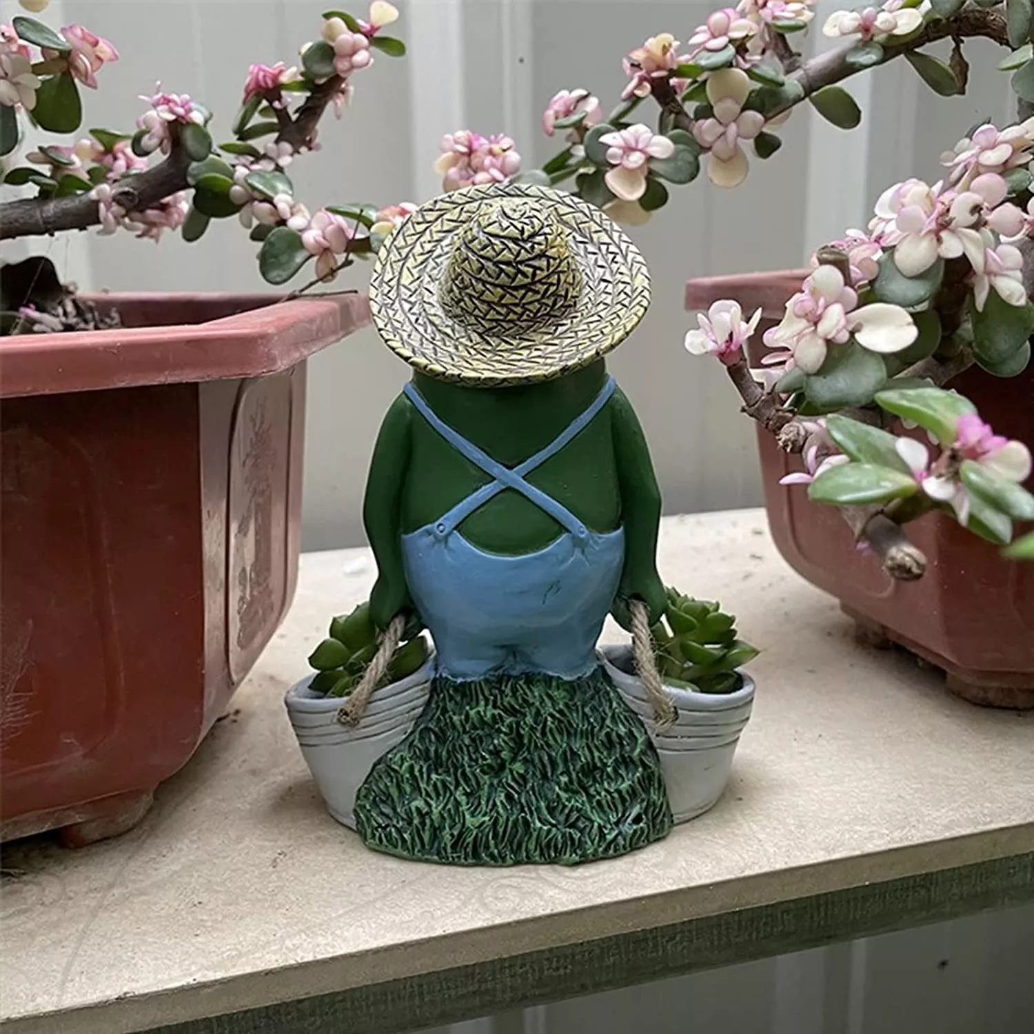 Frogs Bucket Garden Statue