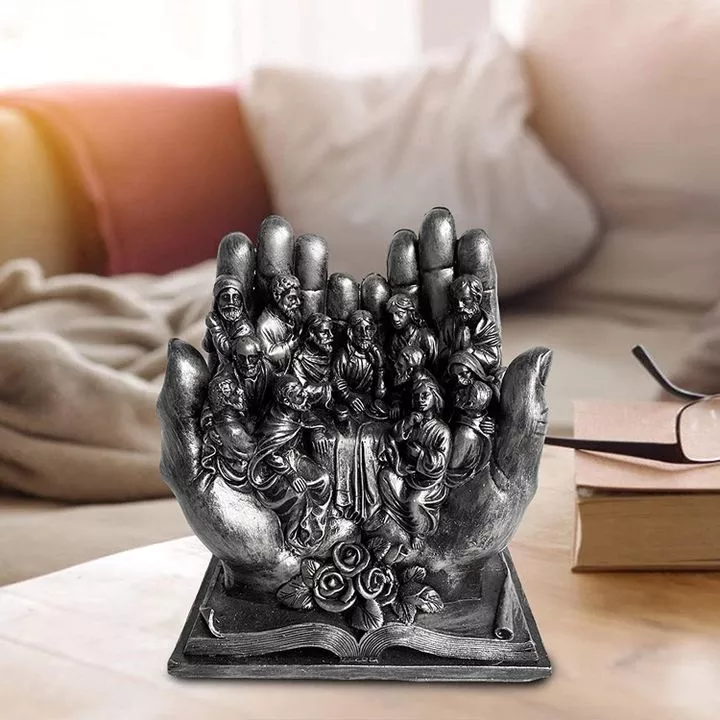 The Last Supper Statue