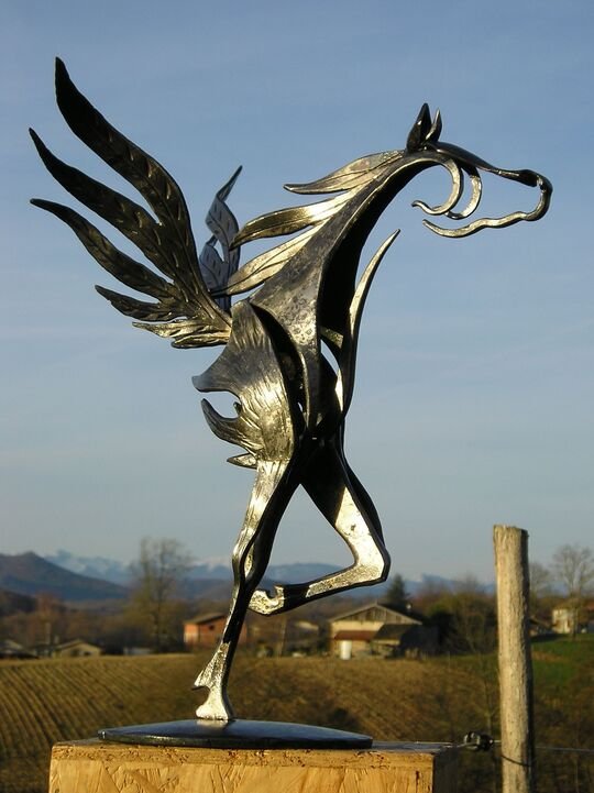 Kiss Horse Sculpture Modern Statue Rustic Metal Art