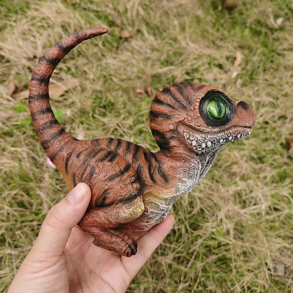 NEW BORN VELOCIRAPTOR - JURASSIC PARK/WORLD