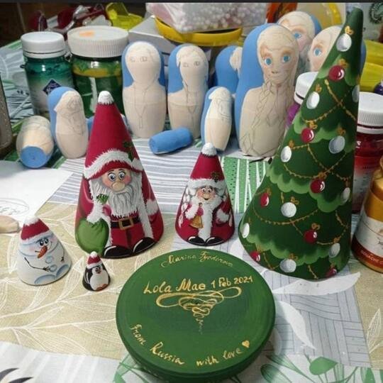 Scandinavian Christmas Gnome Wooden Nesting Doll(5pcs)