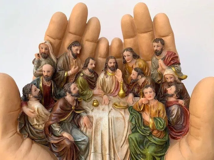 The Last Supper Statue