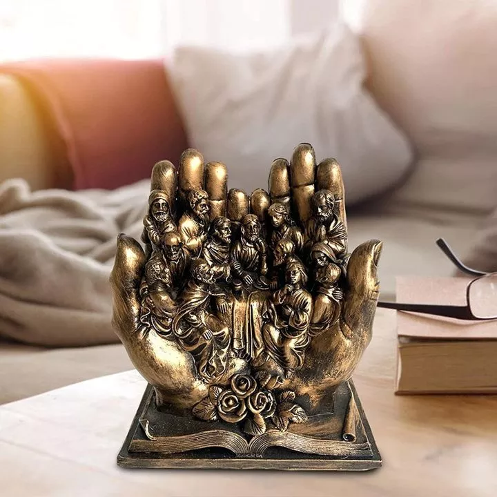 The Last Supper Statue