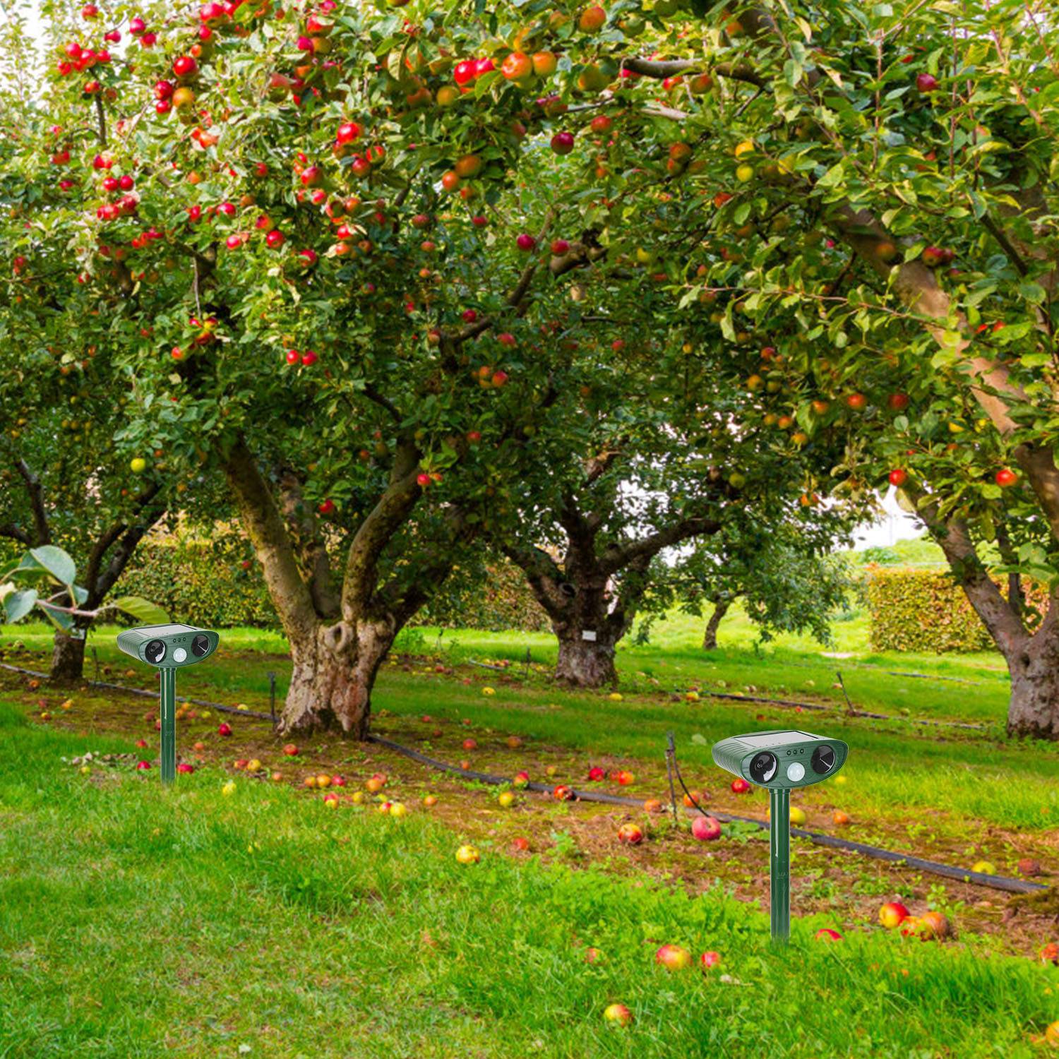 2026 Solar Ultrasonic Animal Rat Repeller Repellent PIR Motion