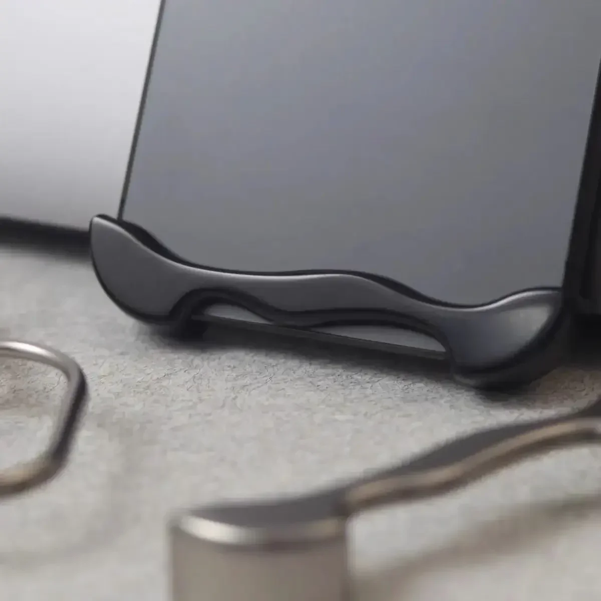 2026 Luxury Irregular Metal Bumper Phone Case