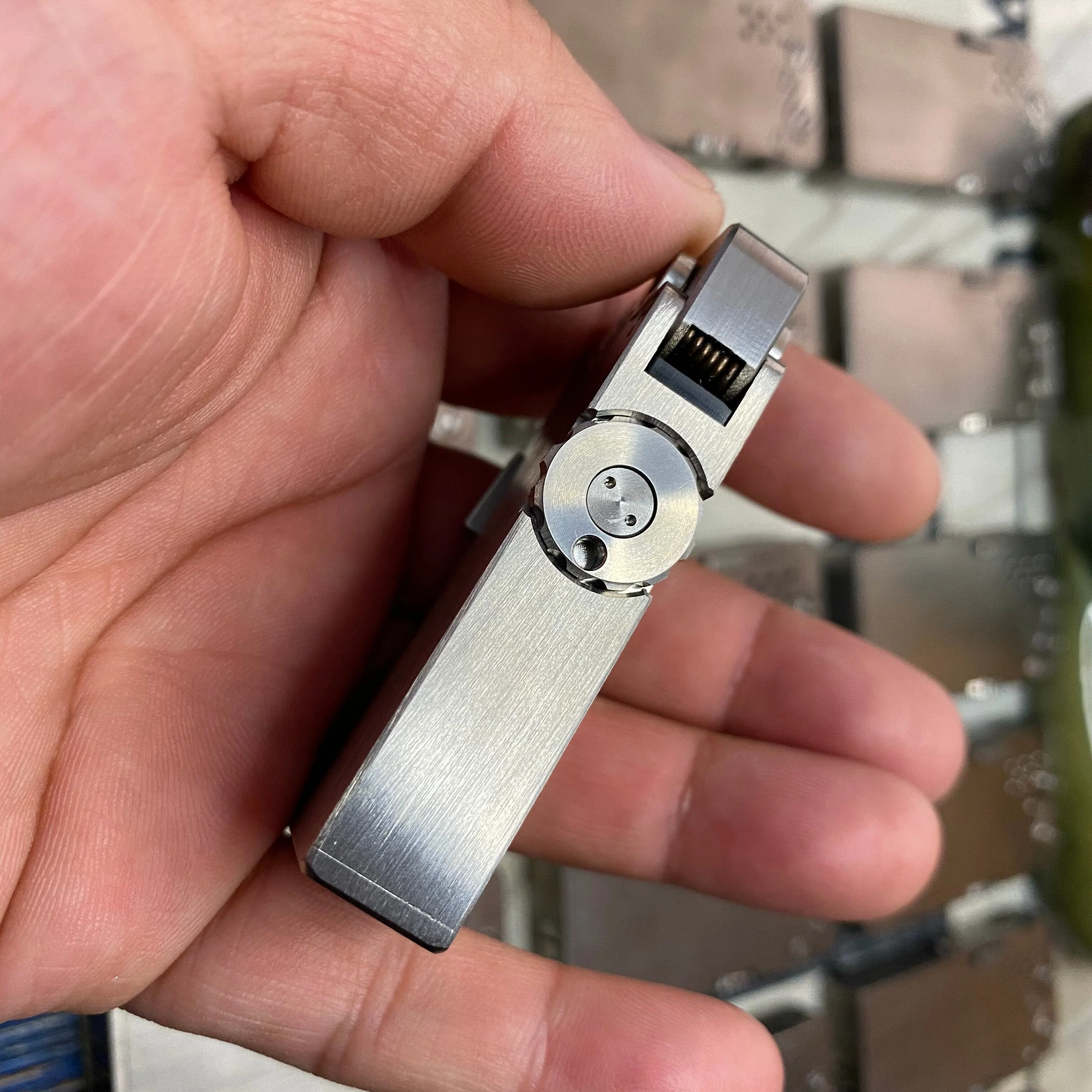 2026 Handmade Mechanical Titanium Automatic Lighter